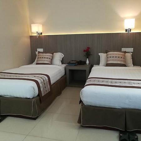 Golden Hill Hotel - Lashio Екстер'єр фото