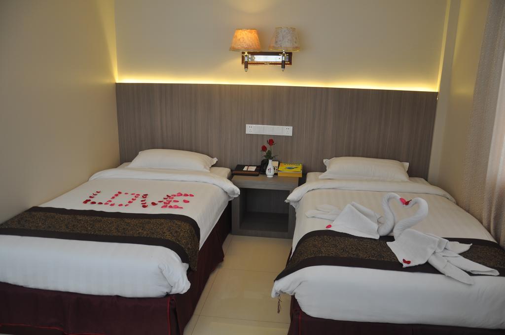 Golden Hill Hotel - Lashio Екстер'єр фото