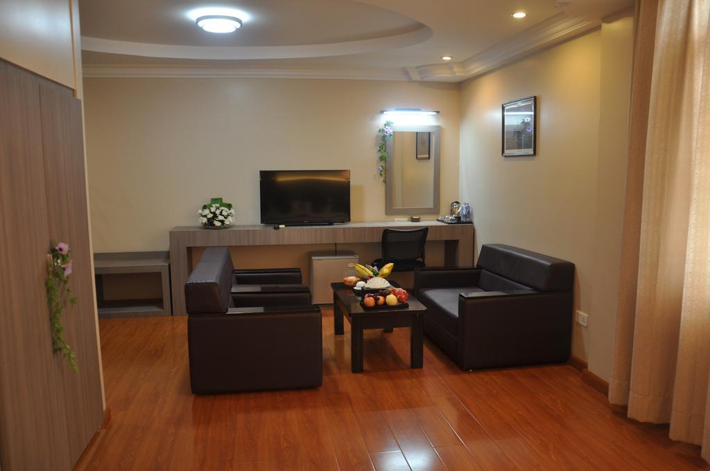 Golden Hill Hotel - Lashio Екстер'єр фото