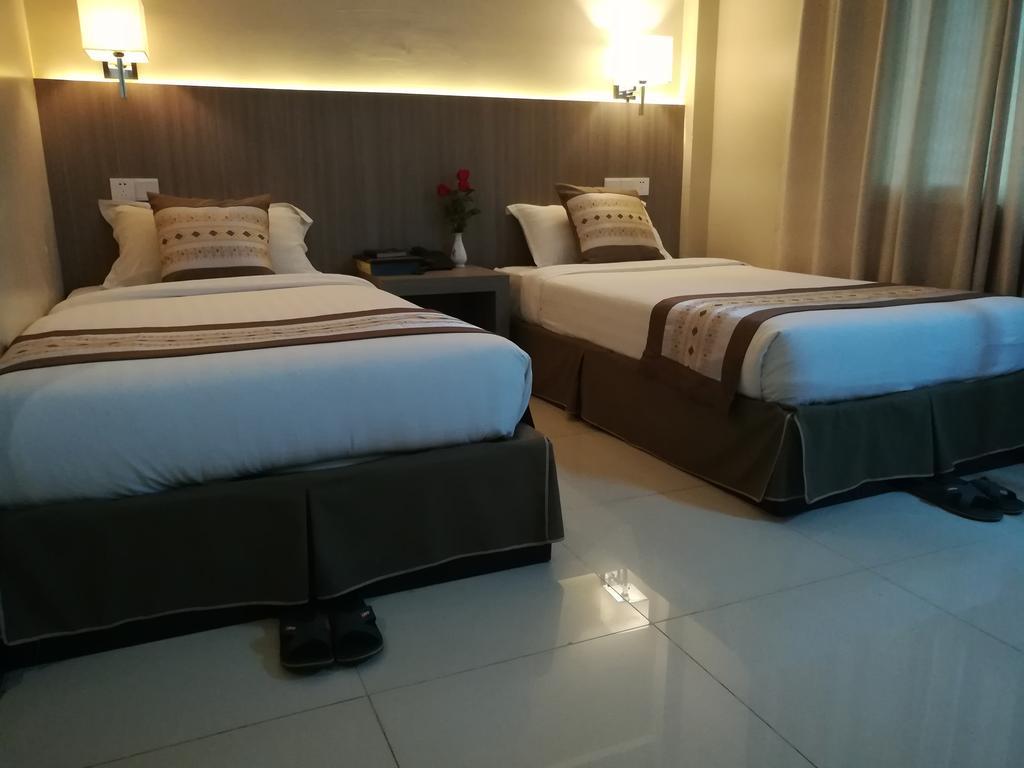Golden Hill Hotel - Lashio Екстер'єр фото