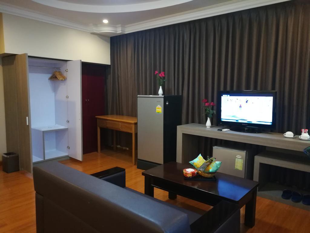 Golden Hill Hotel - Lashio Екстер'єр фото